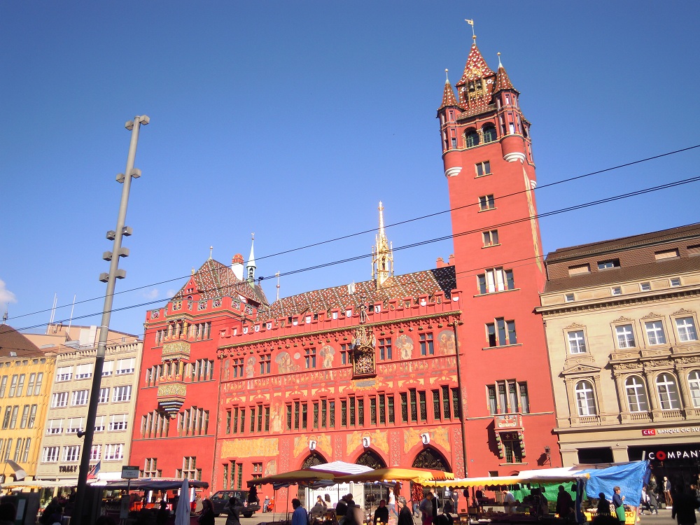 Marktplatz mit Rathaus Basel